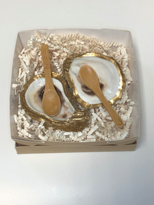 Oyster salt and pepper cellars with woolens spoons